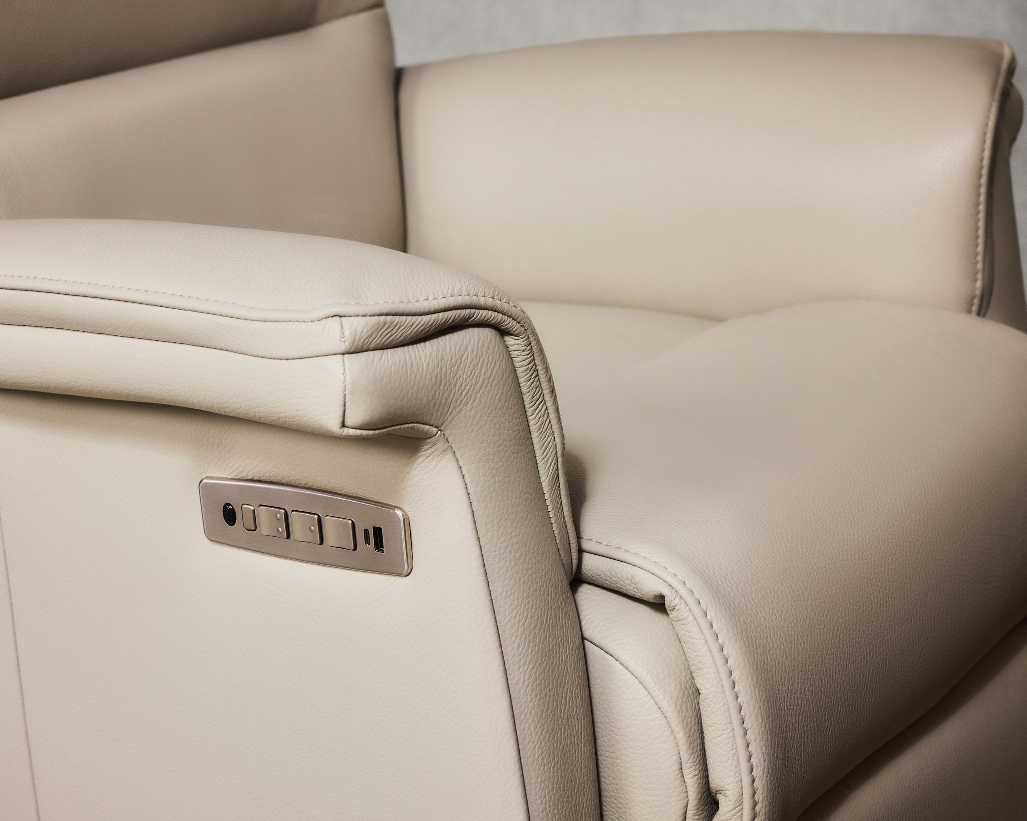 Fauteuil 230/231 — Meubles Via